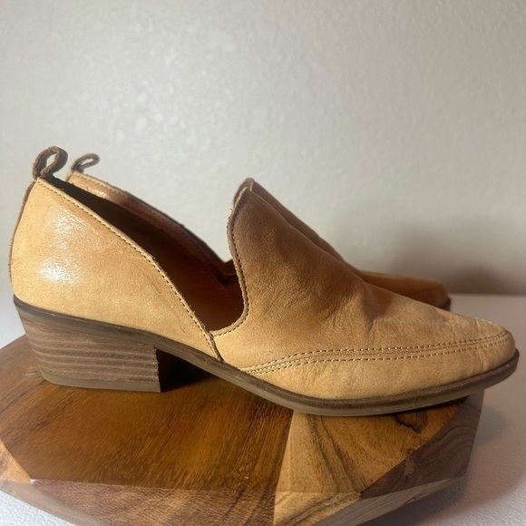 Lucky Brand Tan Loafers - Picture 2 of 7